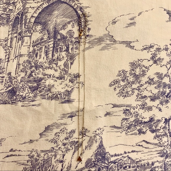 Triangle necklace - Picture 6 of 6